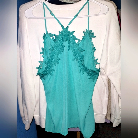 Jade Floral Crochet Trim Cami Top NWOT - Picture 4 of 4